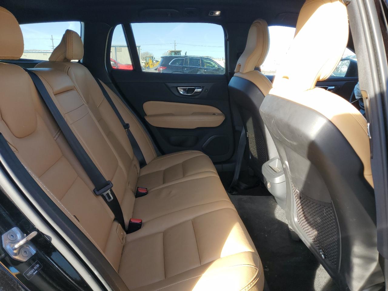 Volvo V60 T5 Momentum Image 11