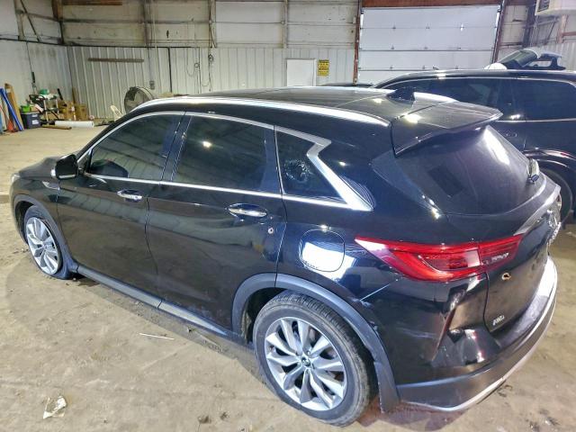 INFINITI Qx Essential Image 10