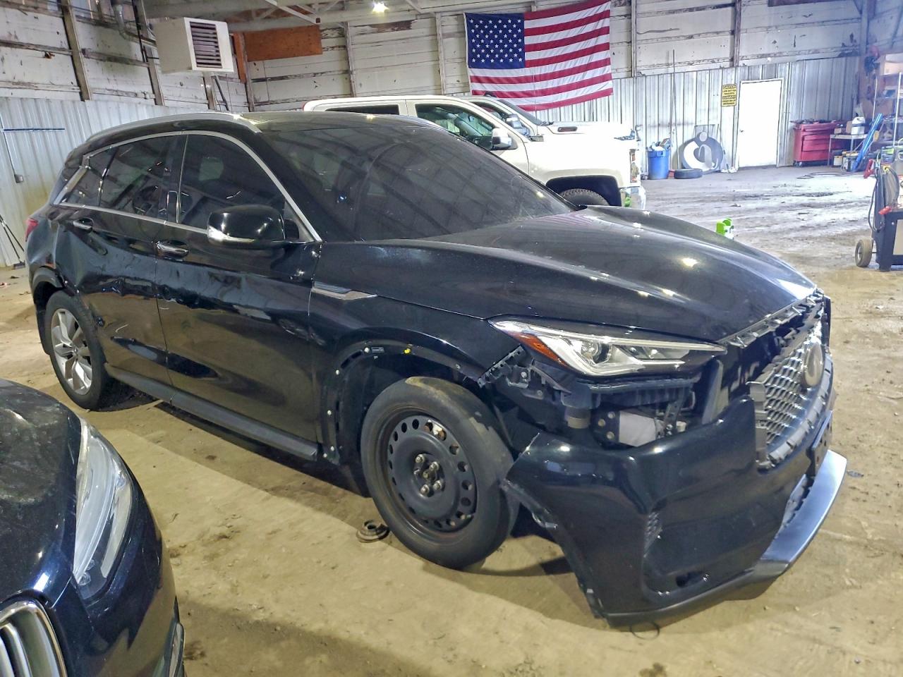 INFINITI Qx Essential Image 4