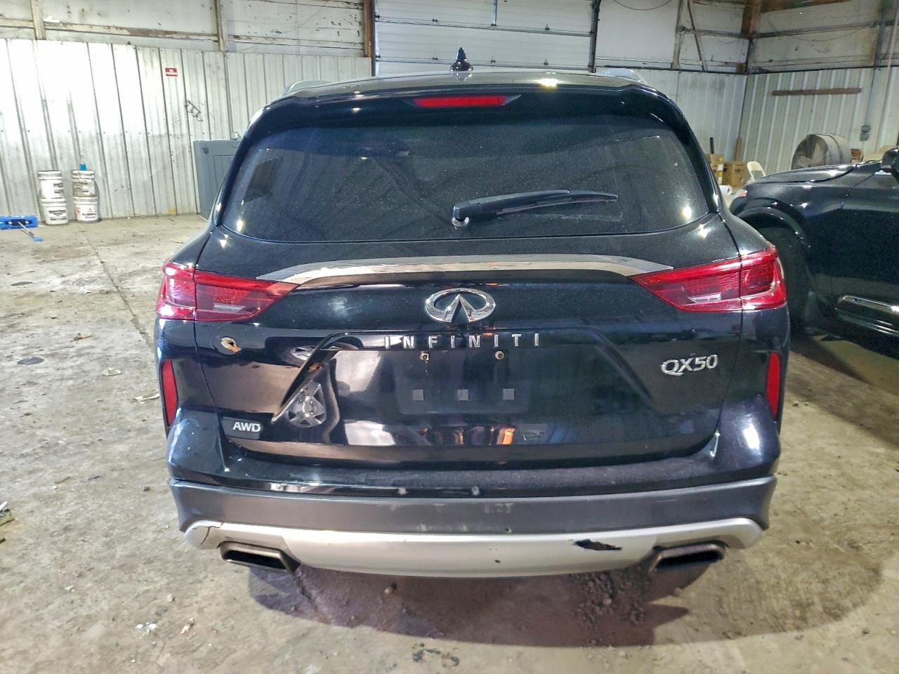 INFINITI Qx Essential Image 13