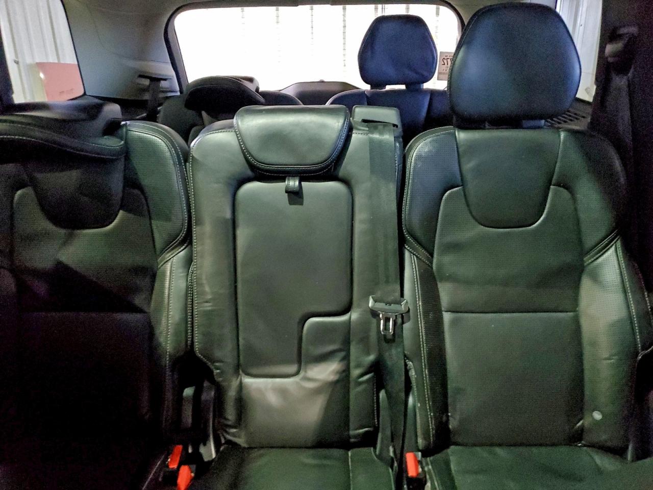 Volvo XC90 T6 Image 12