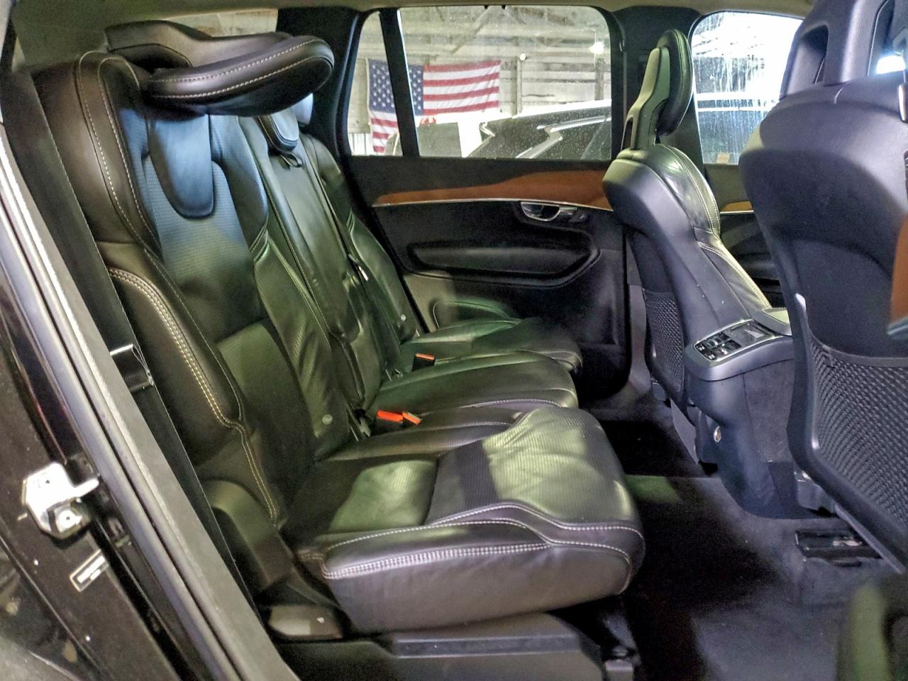 Volvo XC90 T6 Image 10