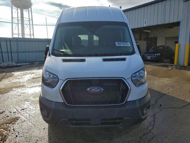 Ford Transit T-250 Image 6