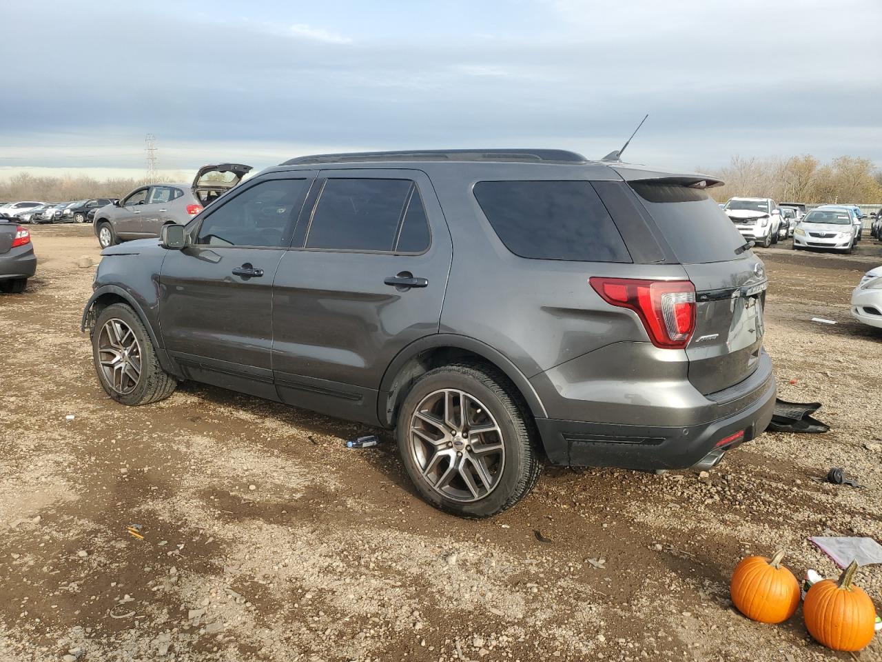Ford Explorer Sport Image 13