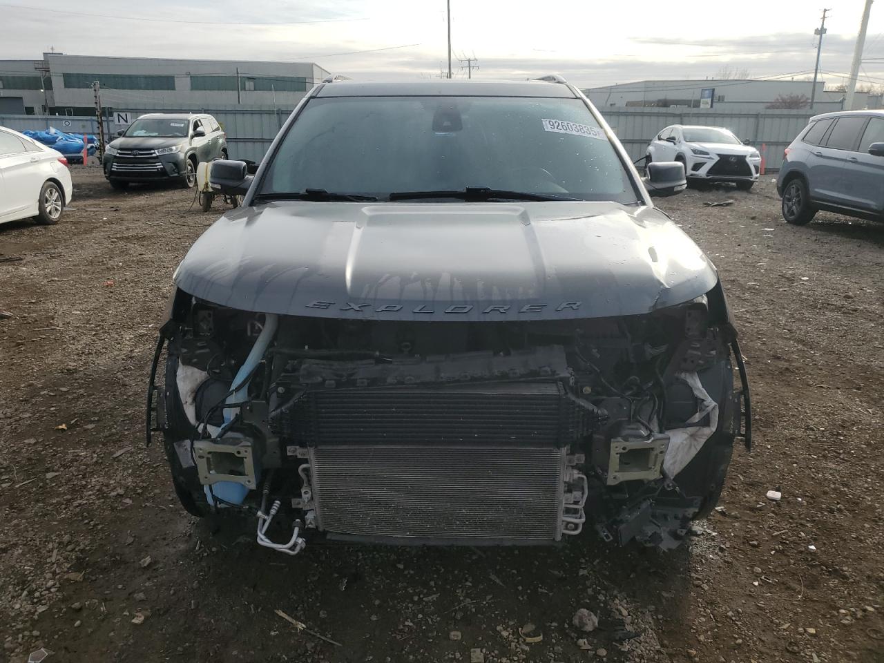 Ford Explorer Sport Image 4