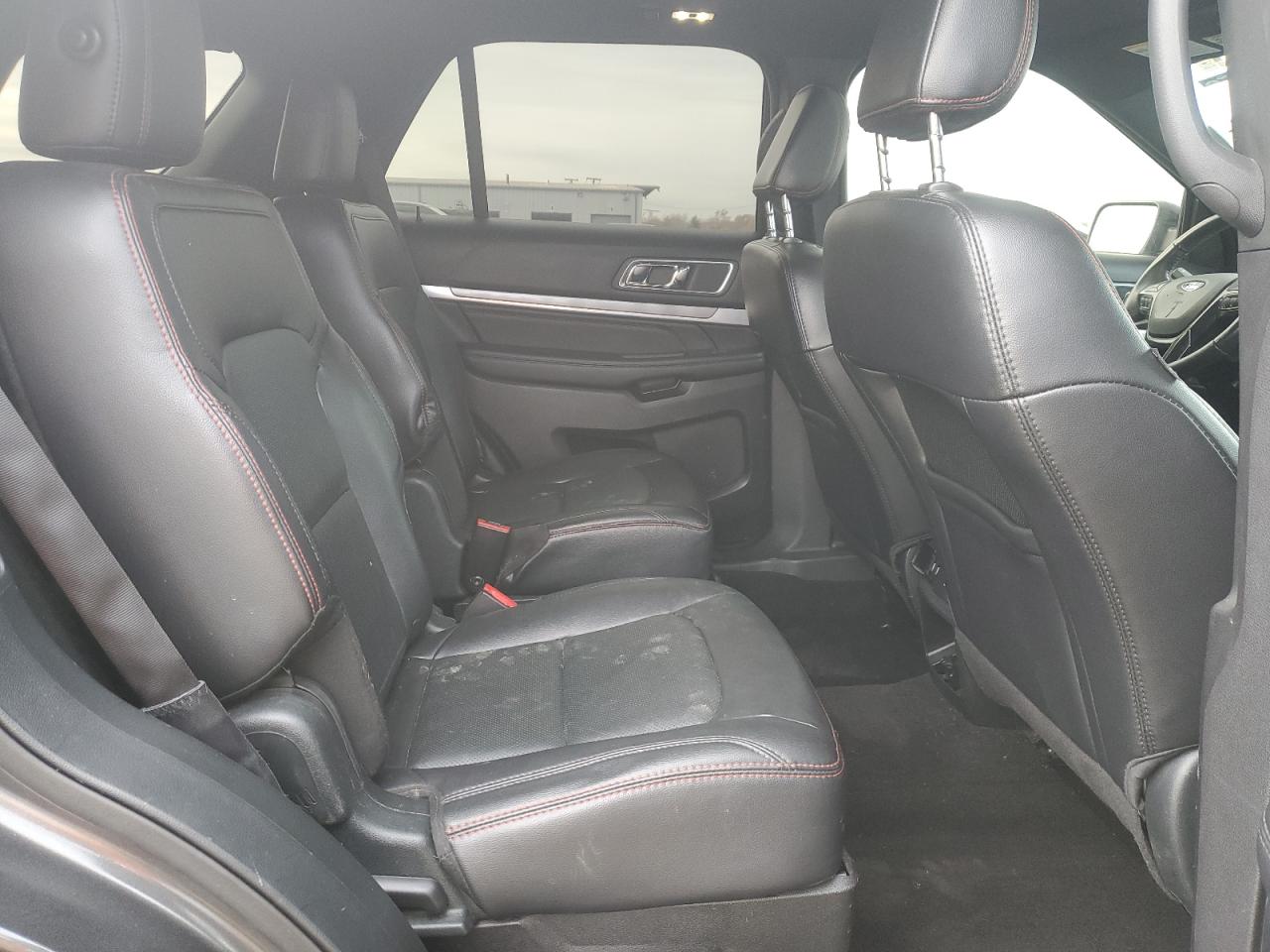 Ford Explorer Sport Image 11