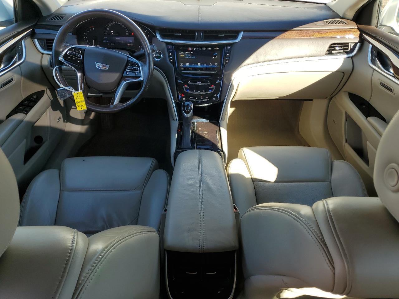 Cadillac XTS Luxury Collection Image 12