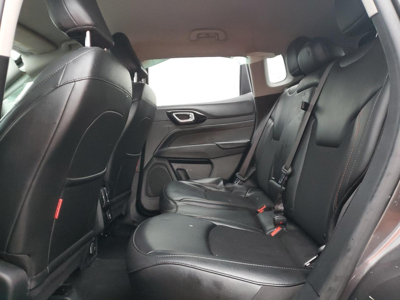 Jeep Compass Trailhawk Image 4