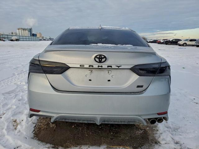 Toyota Camry L Image 3