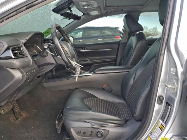 Toyota Camry L Image 6