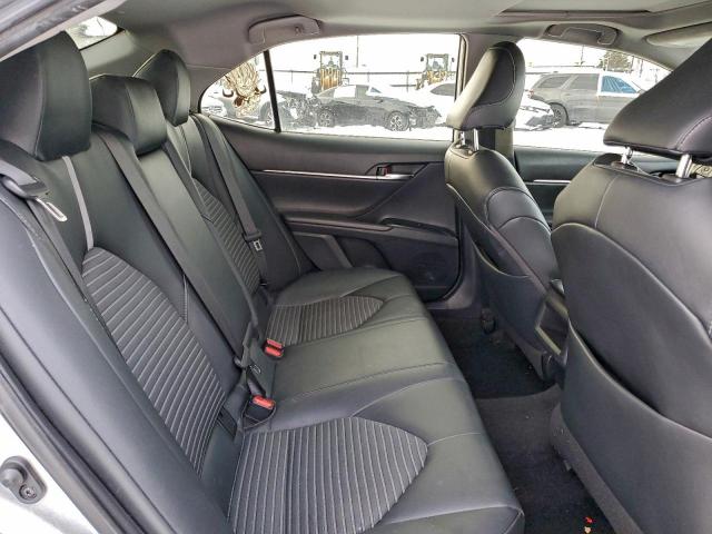 Toyota Camry L Image 10