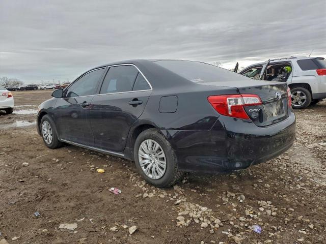 Toyota Camry Base Image 2