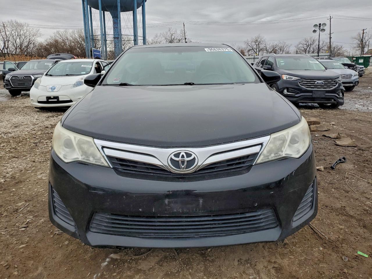 Toyota Camry Base Image 4