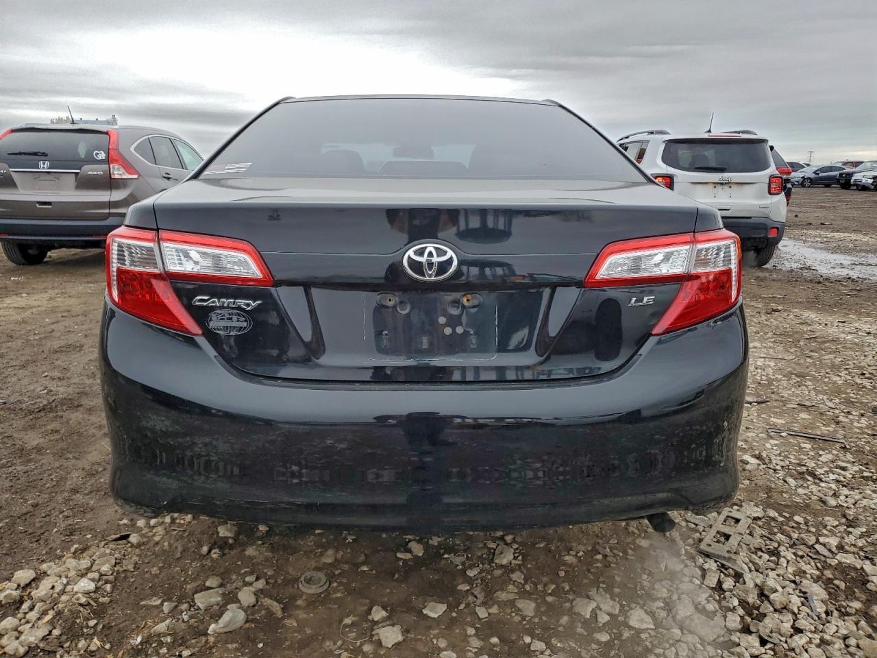 Toyota Camry Base Image 9
