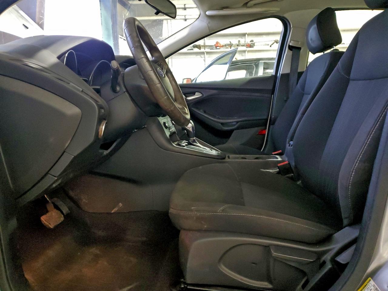 Ford Focus Se Image 8