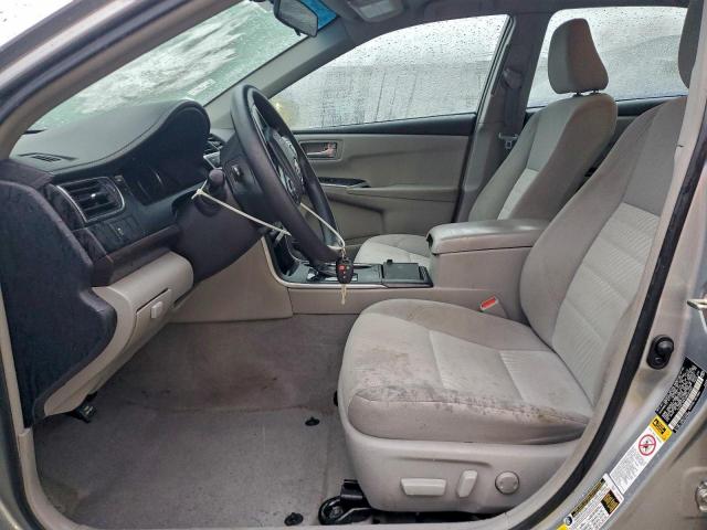 Toyota Camry Le Image 10