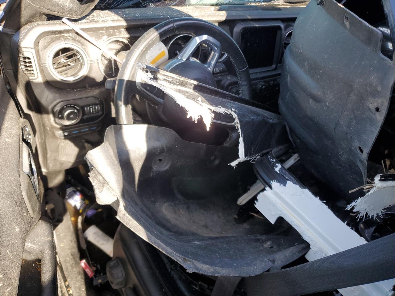 Jeep Wrangler Sahara 4xe Image 10