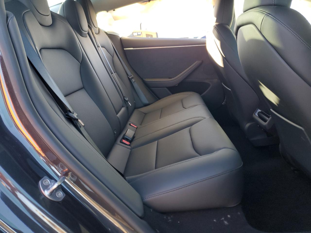 Tesla Model 3 Image 6