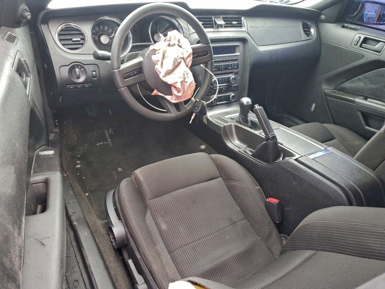 Ford Mustang Image 7