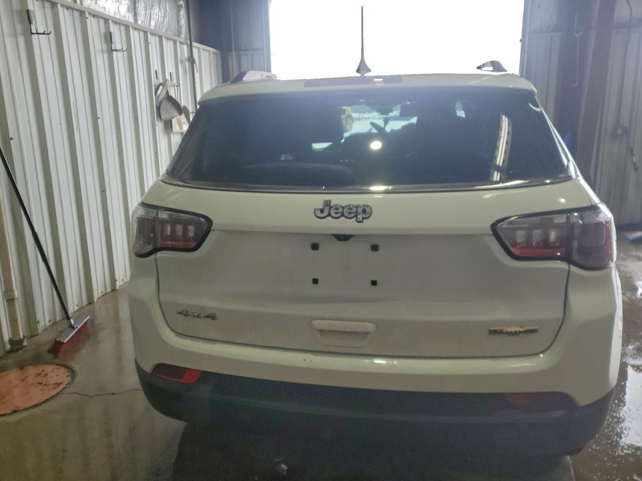 Jeep Compass Latitude Image 4