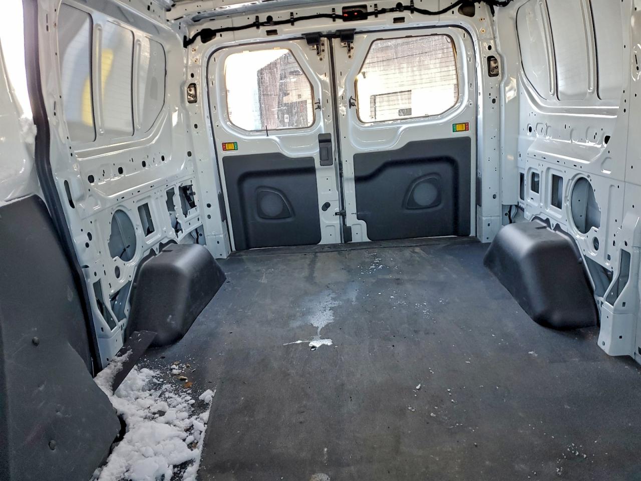 Ford Transit T-350 Image 12