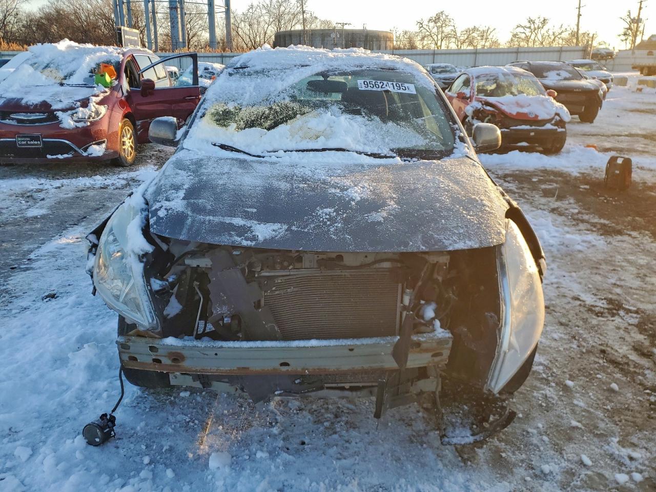 Nissan Versa S Image 2