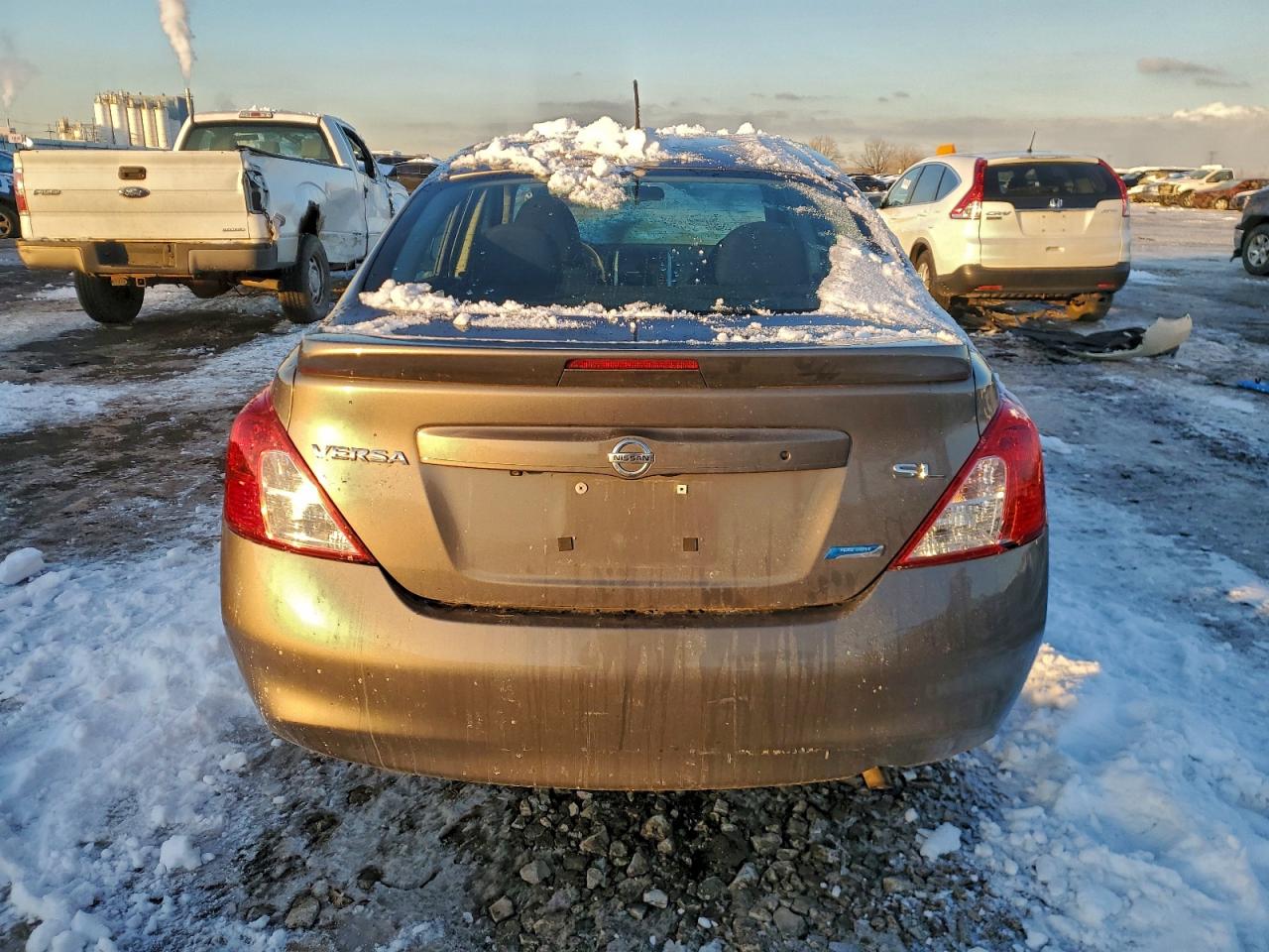 Nissan Versa S Image 3