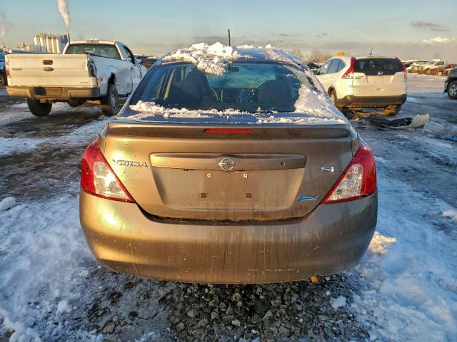 Nissan Versa S Image 3