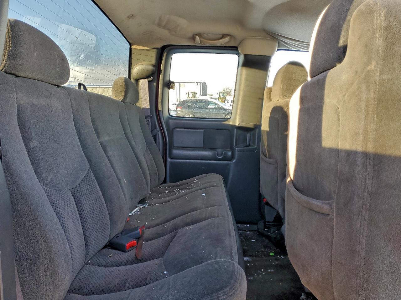 Chevrolet Silverado K2500 Heavy Duty Image 3