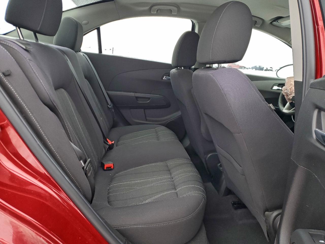 Chevrolet Sonic Lt Image 7