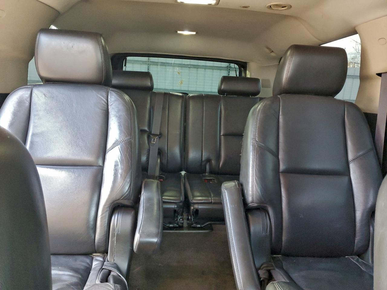 Cadillac Escalade Esv Luxury Image 8