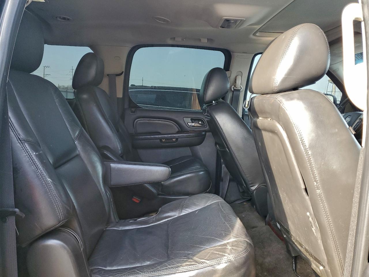 Cadillac Escalade Esv Luxury Image 10