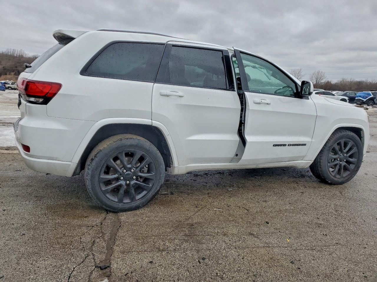 Jeep Grand Cherokee Laredo Image 2