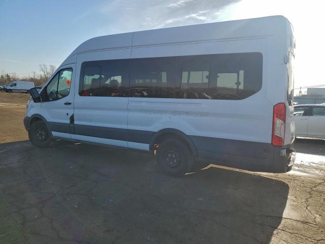 Ford Transit T-250 Image 2