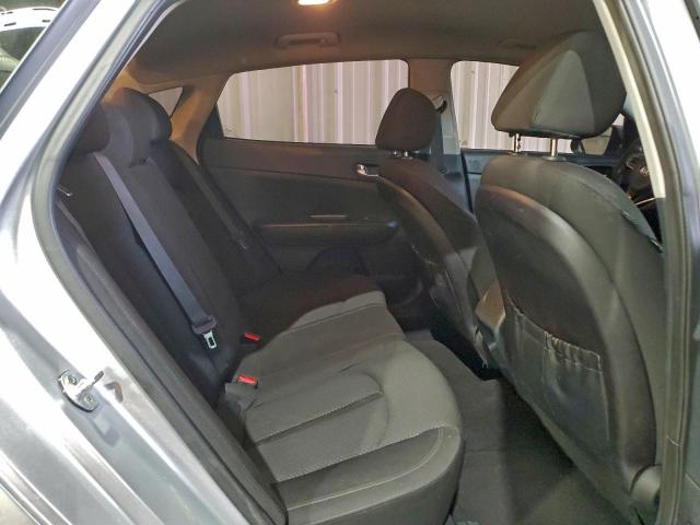 Kia Optima Lx Image 9