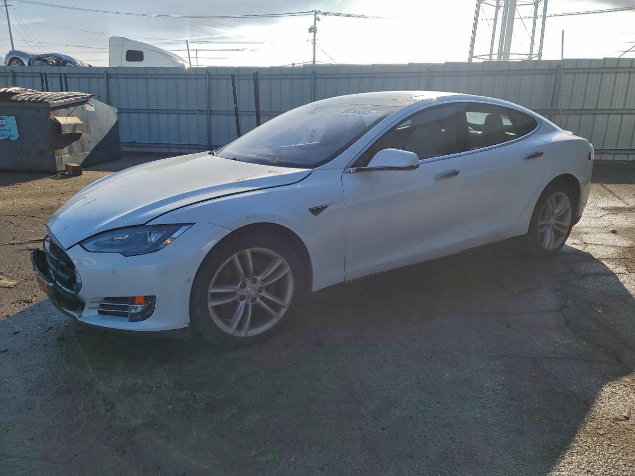 Tesla Model S 85d Image 1