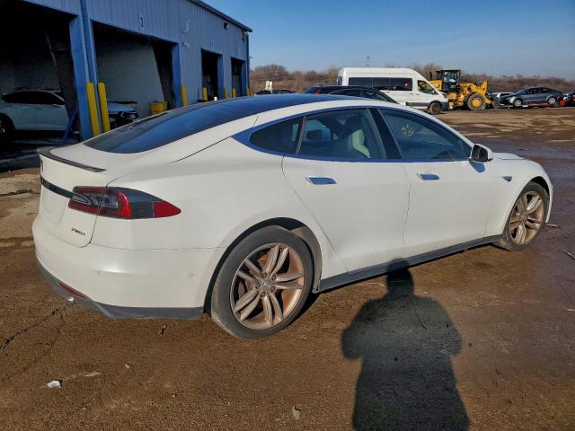Tesla Model S 85d Image 8