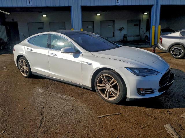 Tesla Model S 85d Image 3