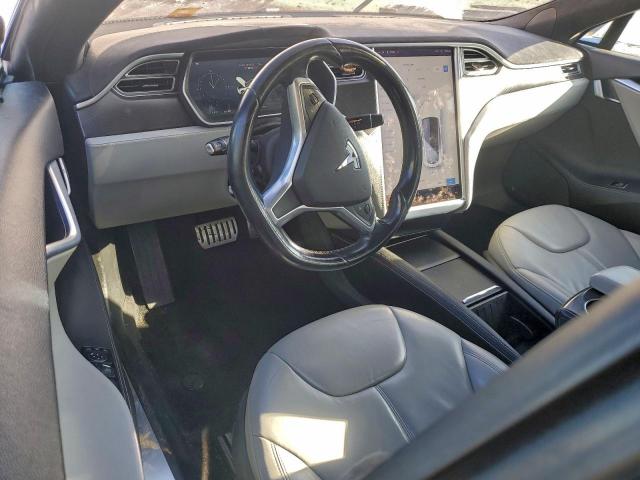 Tesla Model S 85d Image 10