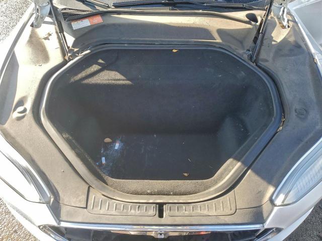 Tesla Model S 85d Image 6