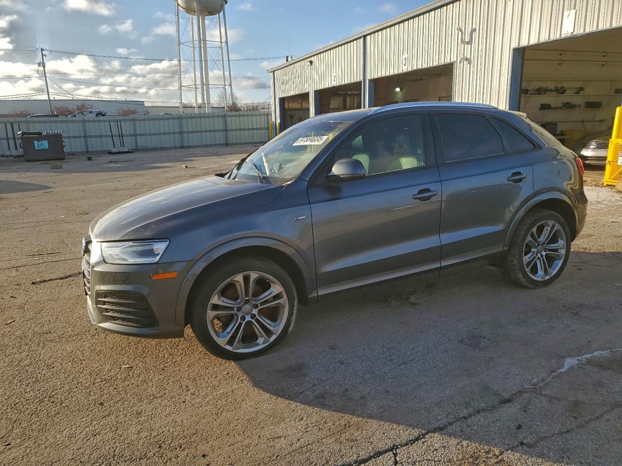 Audi Q3 Premium Image 1