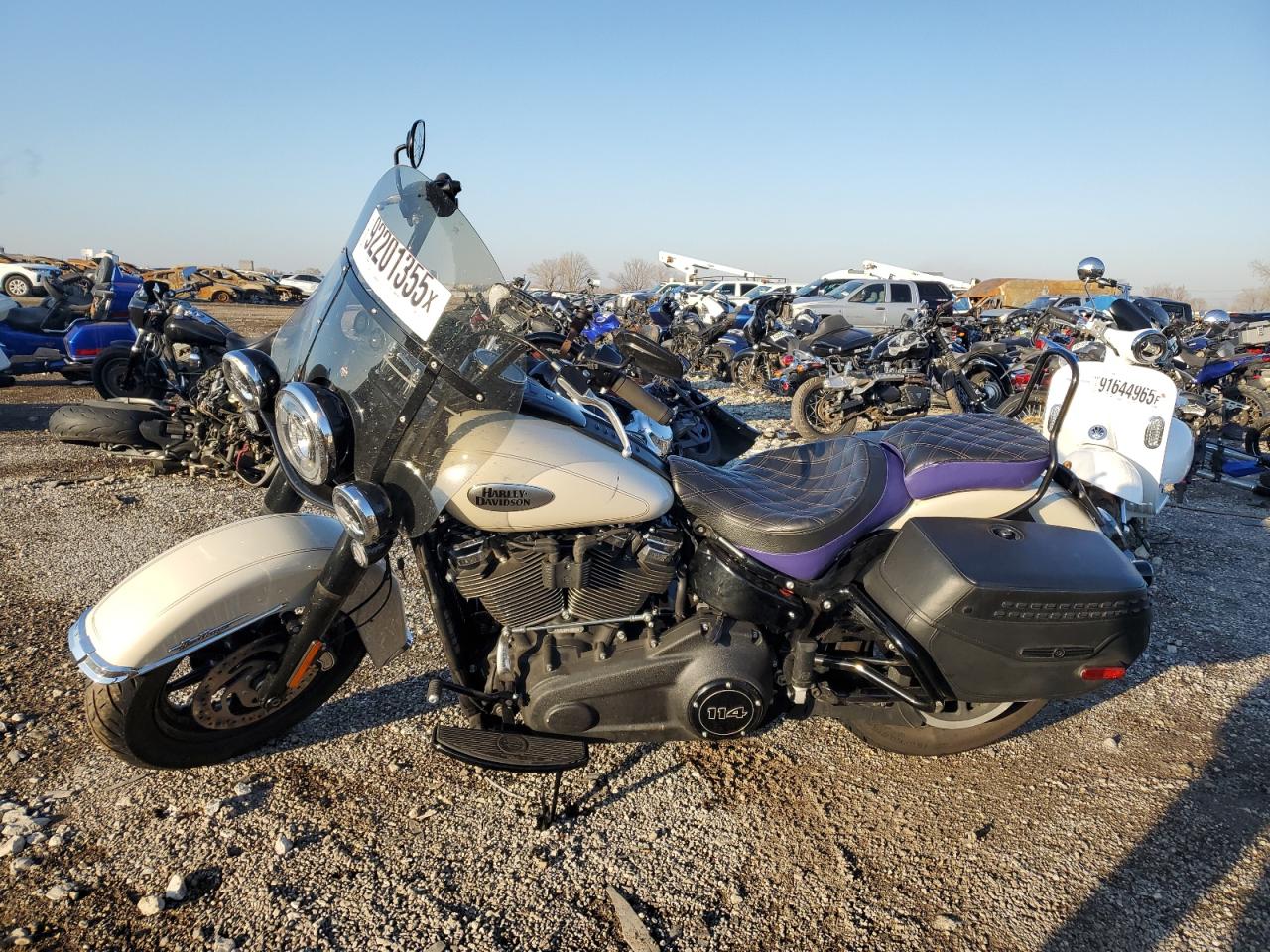 Harley-Davidson Flhcs Image 6