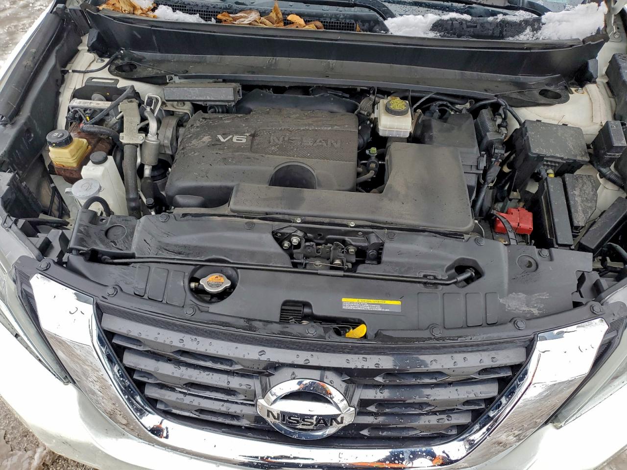 Nissan Pathfinder S Image 10