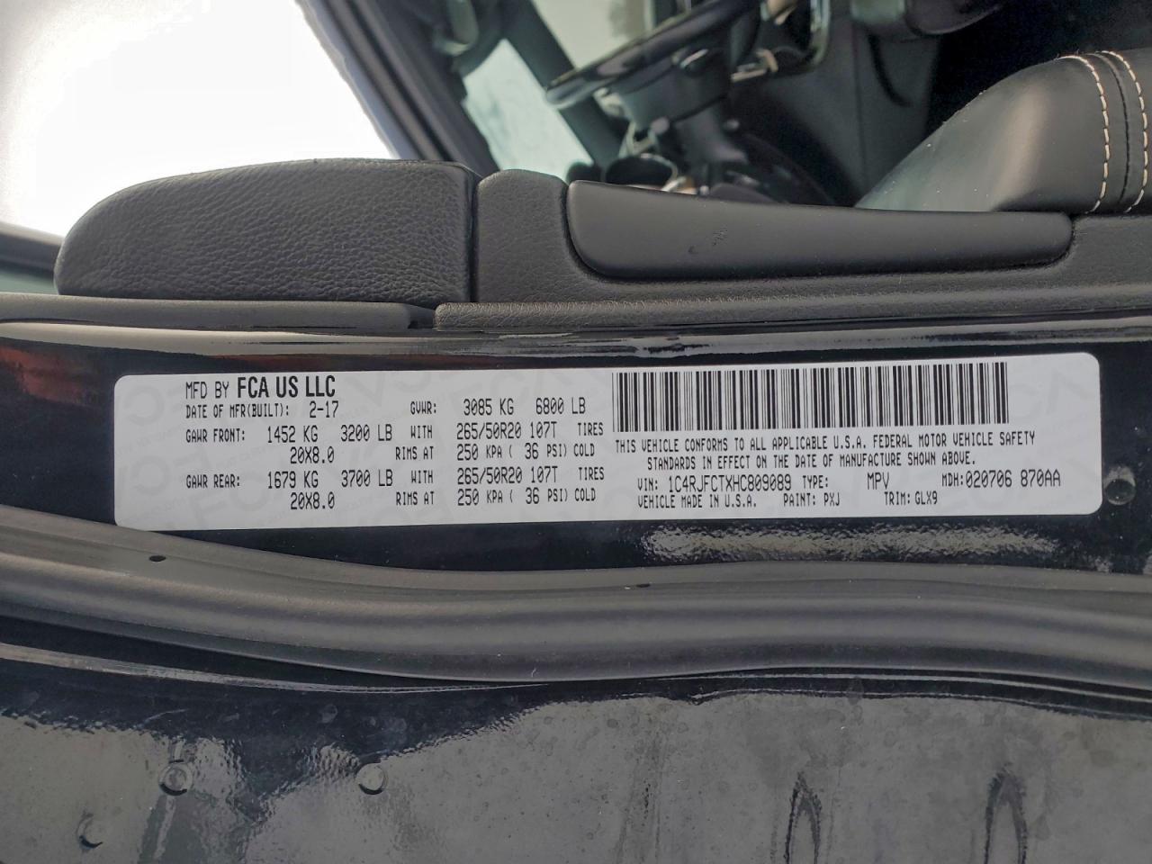 Jeep Grand Cherokee Overland Image 11