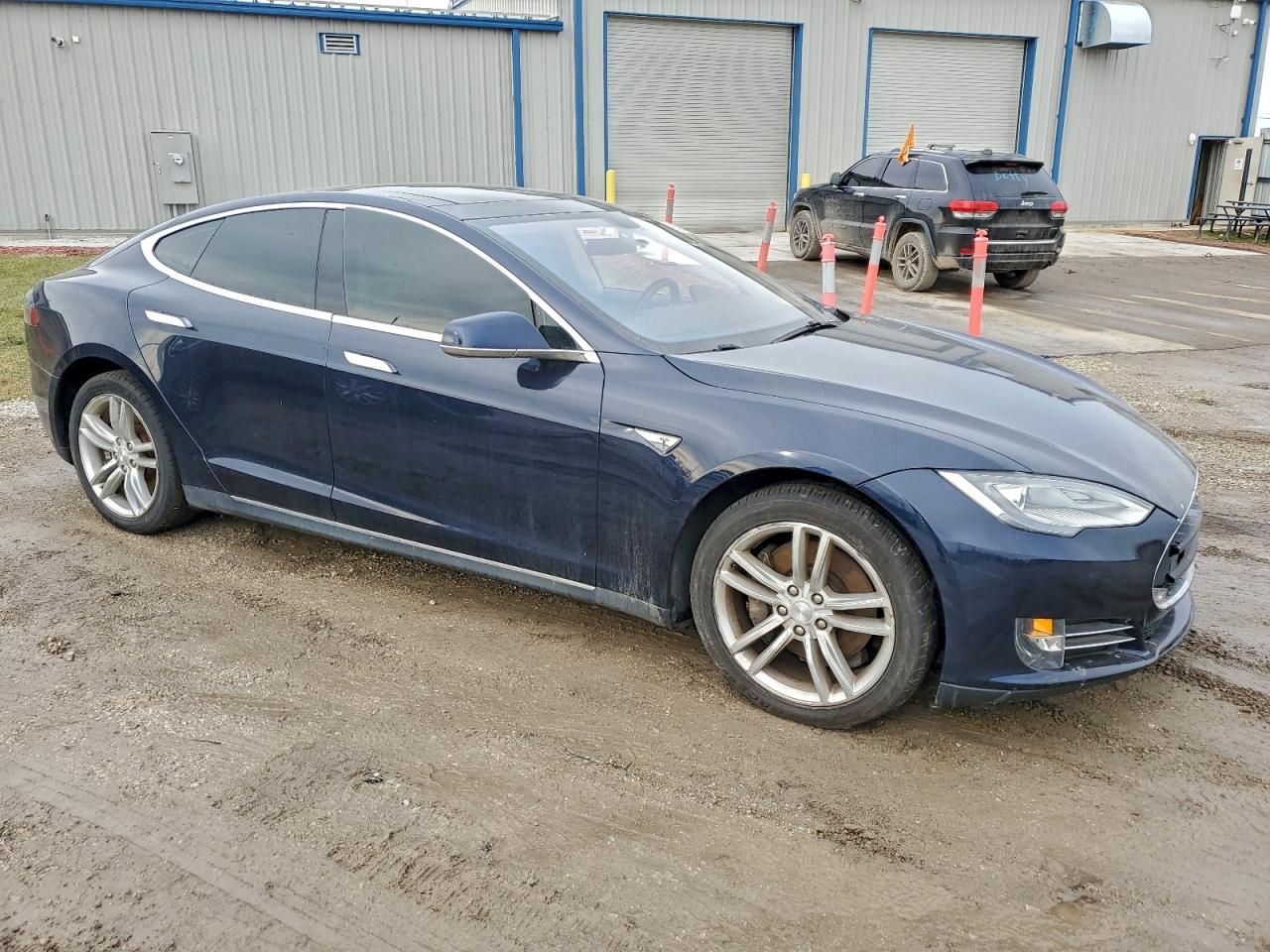 Tesla Model S Image 13