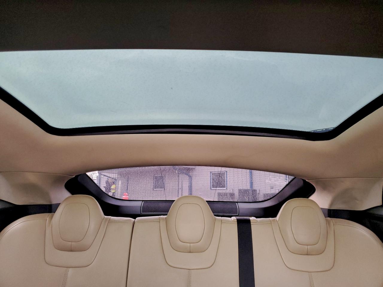 Tesla Model S Image 11