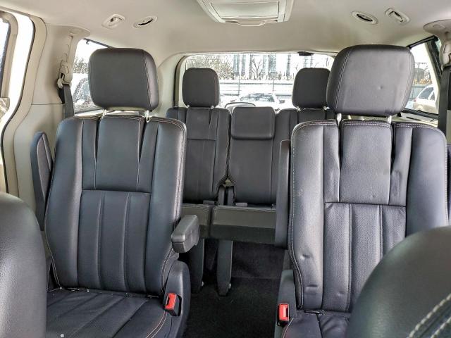 Chrysler Minivan Touring L Image 6