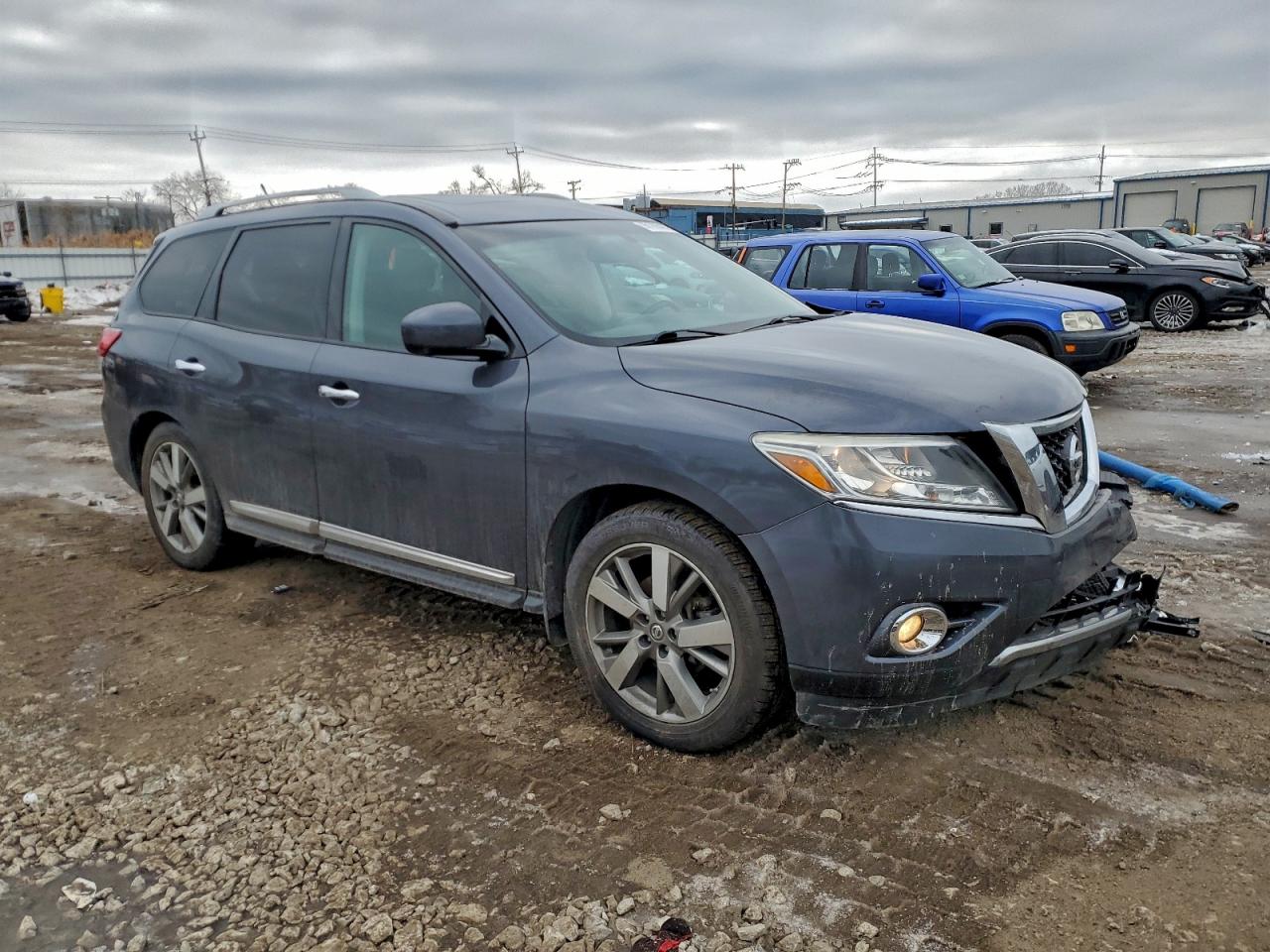 Nissan Pathfinder S Image 5