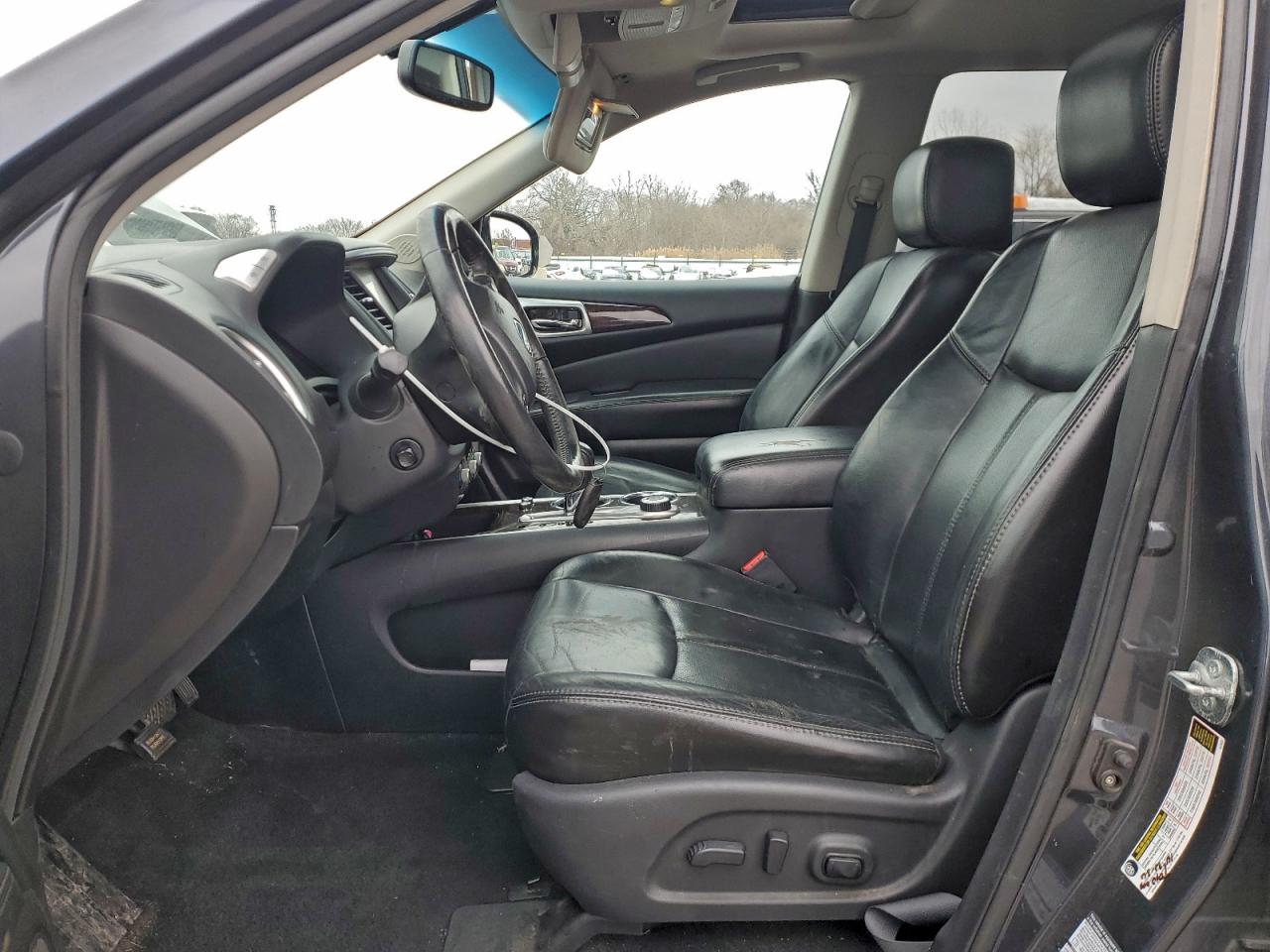 Nissan Pathfinder S Image 10