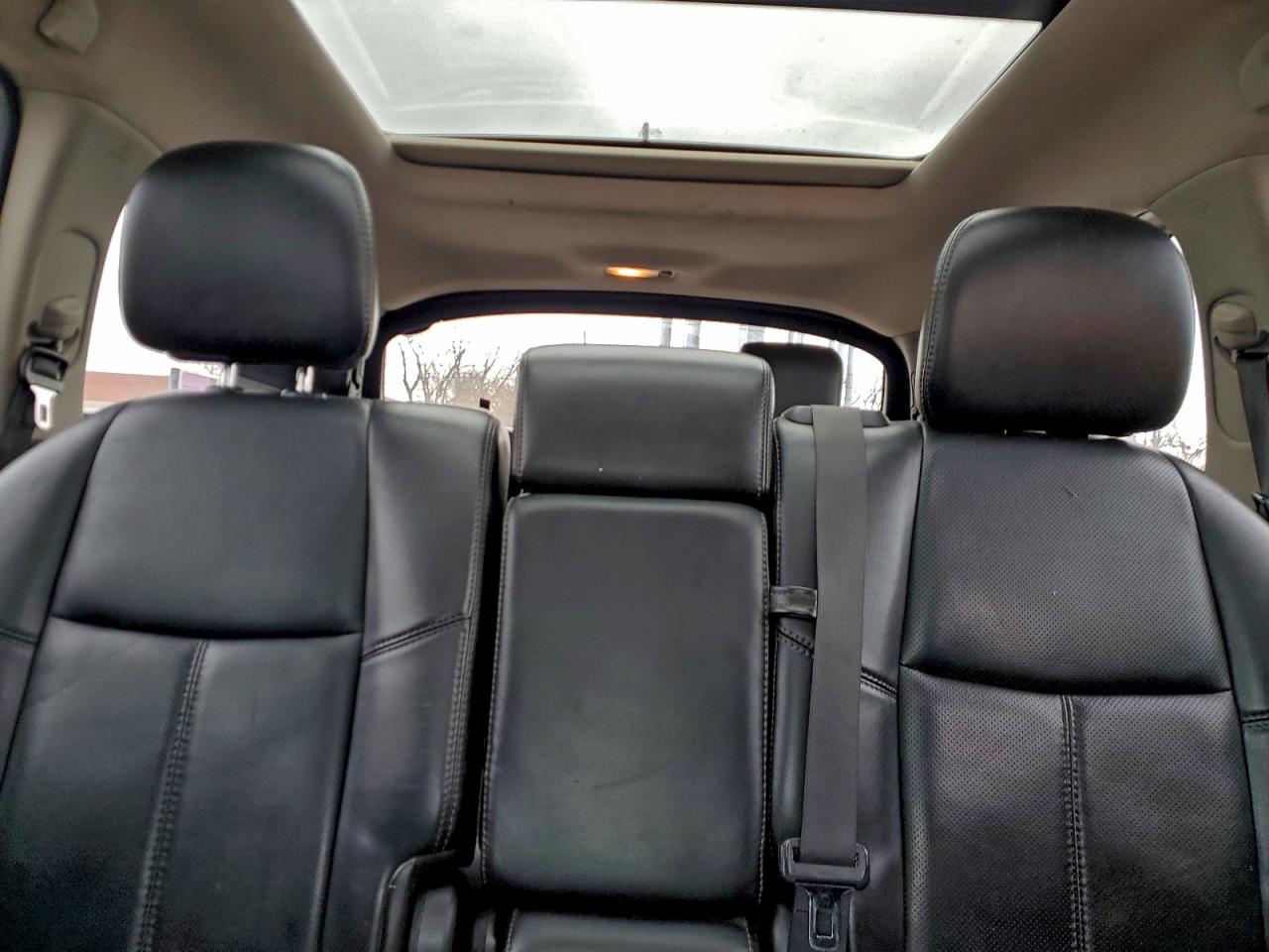 Nissan Pathfinder S Image 4